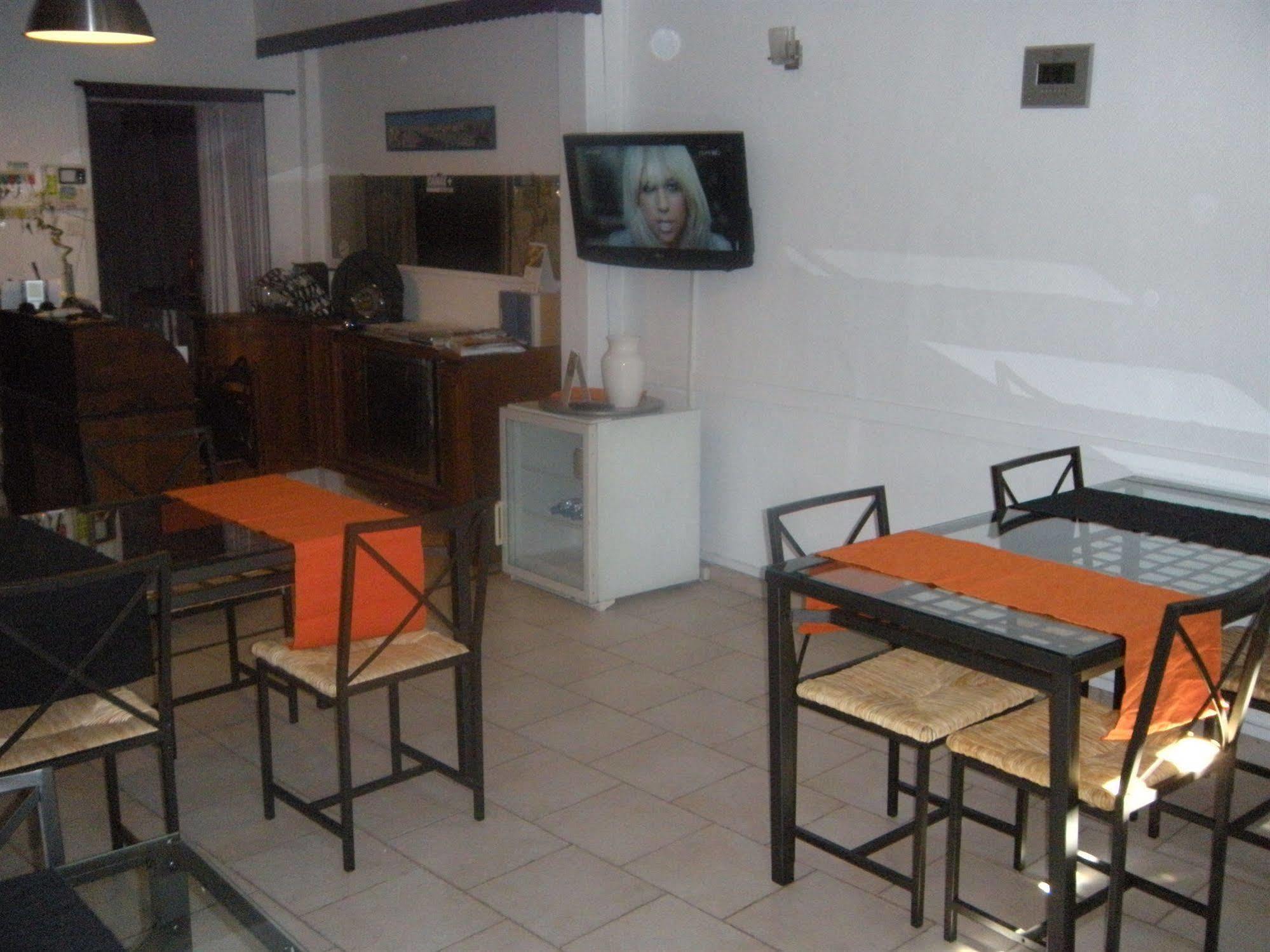 Lutia Hotel 2*